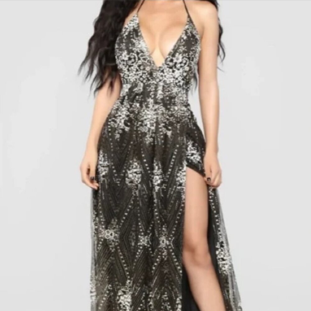 BRAND NEW!! FashionNova Sequin Maxi Dress - Women’s Size Large